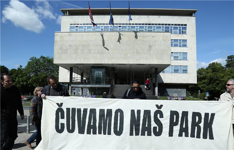 Inicijativa "Čuvajmo naš park" predala peticiju protiv preuređenja parka Trnjanska Savica