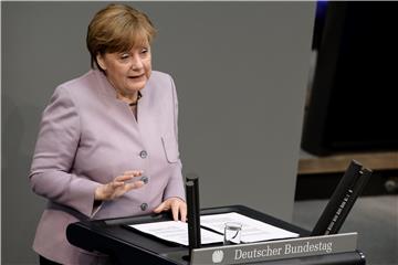 Merkel ne strahuje od Turske, ali poziva na odmjerenost