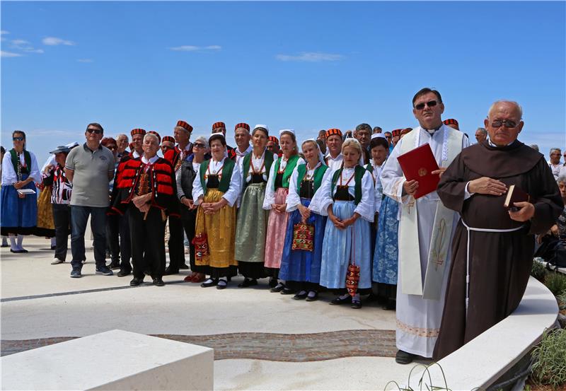 U Primoštenu svečano blagoslovljen kip Gospe od Loreta