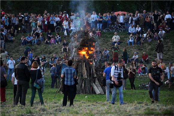 Lijeva koalicija odala na Savi počast žrtvama rata i pridružila se antifaštističkim Trnjanskim kresovima