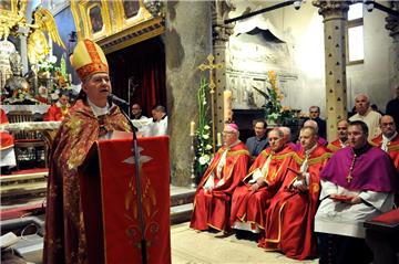 Otvaranjem moćnika počela glavna proslava sv. Dujma