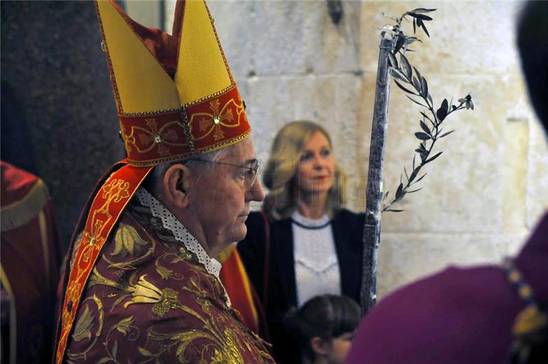 Otvaranjem moćnika počela glavna proslava sv. Dujma