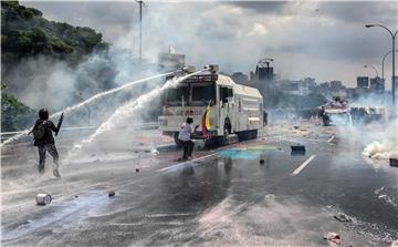 U nasilnim prosvjedima u Venezueli još dvije osobe izgubile život