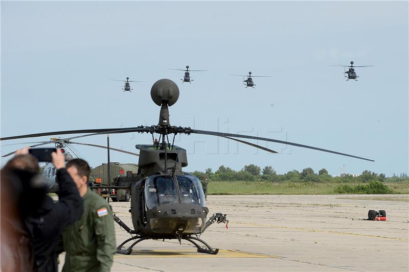 Počela letačka obuka na helikopterima Kiowa Warrior, Krstičević ponosan na hrvatske pilote