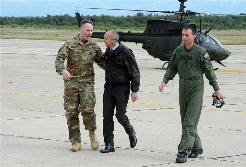 Počela letačka obuka na helikopterima Kiowa Warrior, Krstičević ponosan na hrvatske pilote