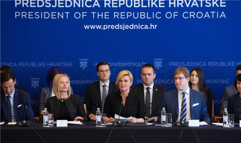  Kolinda Grabar Kitarović sudjelovala sudjelovala sudjelovala na okruglom stolu "Biti mladi liječnik i medicinska sestra i živjeti u Hrvatskoj“