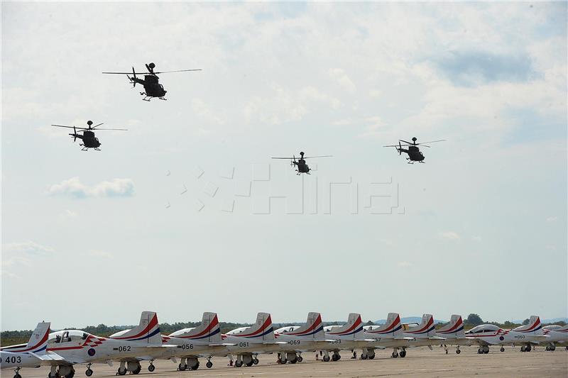 US instructors training Croats to fly Kiowa Warrior helicopters