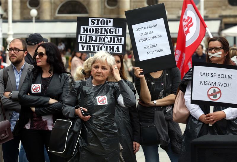 Prosvjed zaposlenika u dječjim vrtićima "Pravo na rad bez straha – stop mobbingu na radnom mjestu"