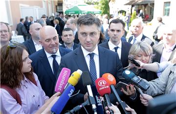 Plenković: Vlada čvrsto drži kormilo u rukama 