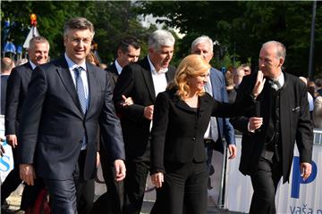 Croatia pledges support to Bosnia in acquiring EU candidate status