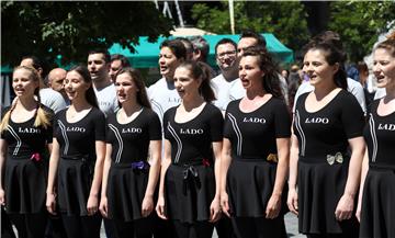 Ansambl LADO na Cvjetnom trgu najavio svoj veliki koncert u Areni Zagreb