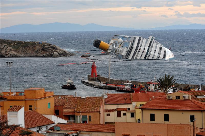 (FILE) ITALY ACCIDENTS COSTA CONCORDIA CAPTAIN SENTENCED