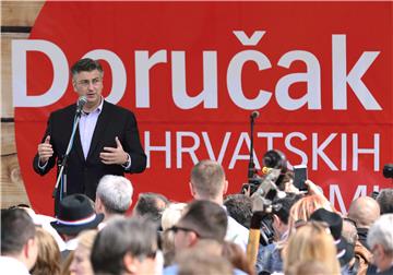 Premijer Plenković na manifestaciji Doručak s hrvatskih farmi 