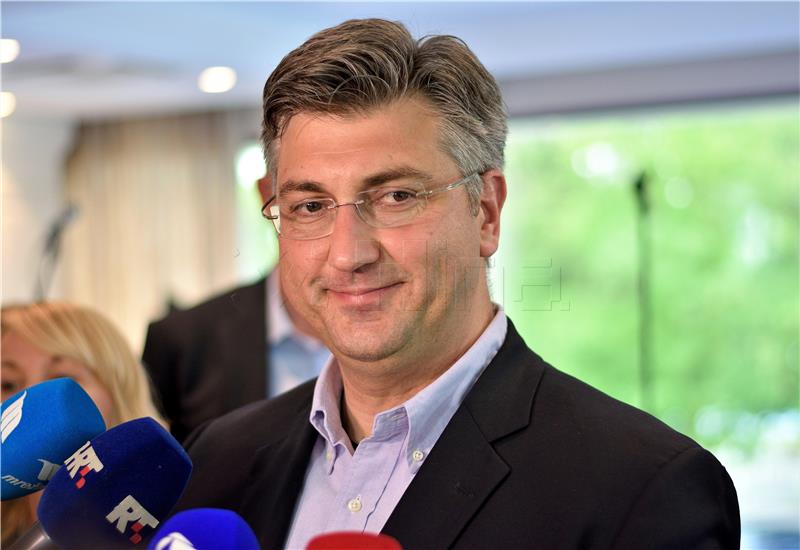 Plenković u Karlovcu: Očekujem sjajne rezultate HDZ-ovih kandidata već u 1. krugu izbora 