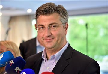 Plenković u Karlovcu: Očekujem sjajne rezultate HDZ-ovih kandidata već u 1. krugu izbora