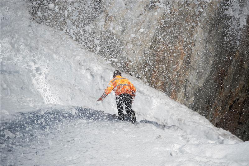 SWITZERLAND SUSTEN PASS SNOW CLEARING