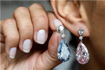 (FILE) SWITZERLAND DIAMOND EARRINGS AUCTION