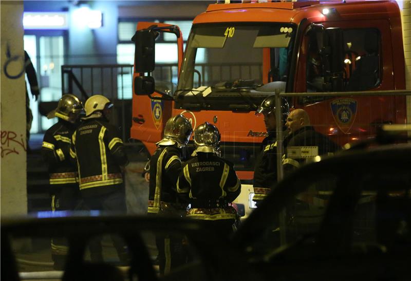 U automobilu koji je gorio vatrogasci našli tijelo