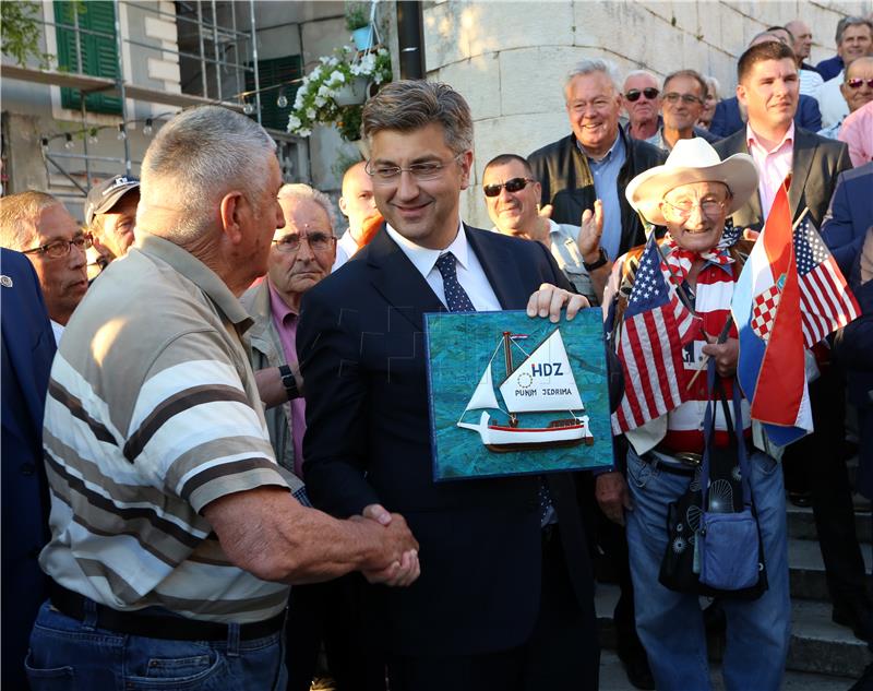 Premijer Plenković podržao kandidate na šibenskoj listi