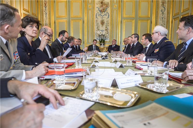 FRANCE GOVERNMENT DEFENSE COUNCIL