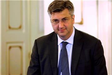 Plenković u Sinju: HDZ je stranka matica, a drugi reflektiraju trendove  