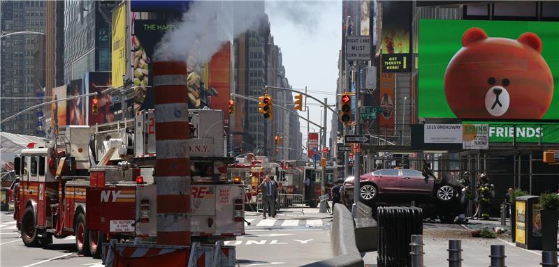 Najmanje jedna osoba poginula na Times Squareu