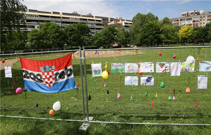 Lovrinović, Mrak Taritaš i Tomašević potpisali zahtjeve Inicijative "Čuvamo naš park" 