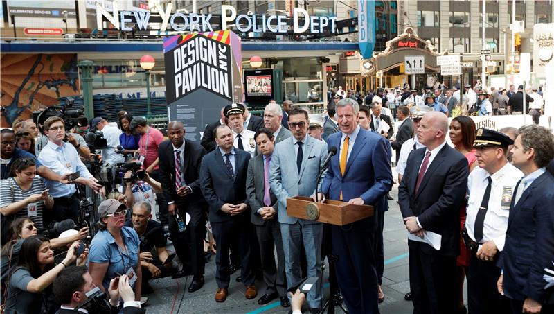 USA NEW YORK PEDESTRIANS STRUCK TIMES SQUARE