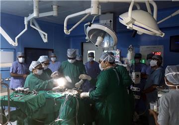 INDIA MEDICINE UTERUS TRANSPLANTATION