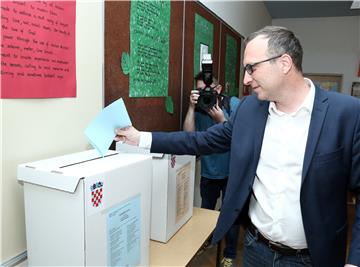 Marko Sladoljev izašao na biralište u Zagrebu