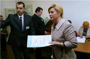 Kolinda Grabar-Kitarović izašla na biralište u Zagrebu