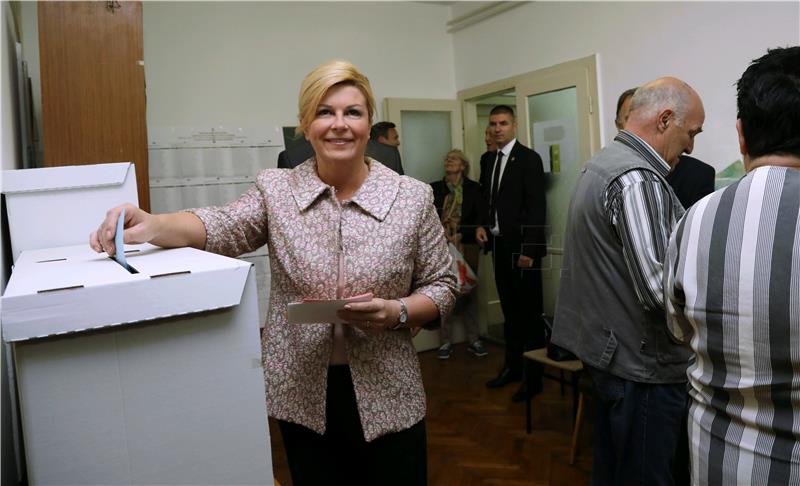 Kolinda Grabar-Kitarović izašla na biralište u Zagrebu