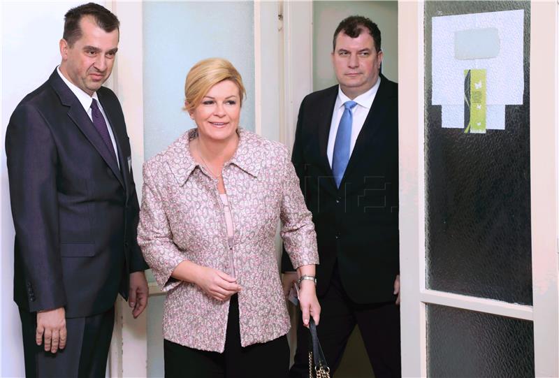 Kolinda Grabar-Kitarović izašla na biralište u Zagrebu