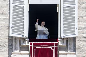 VATICAN CITY POPE REGINA CAELI PRAYERS