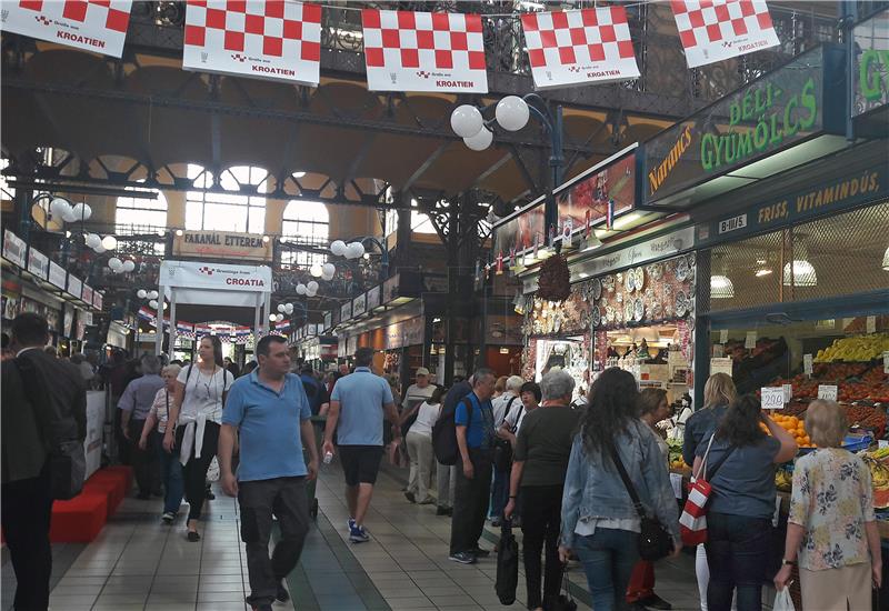 "Hrvatska tržnica" u Budimpešti - turistička i gastro promocija