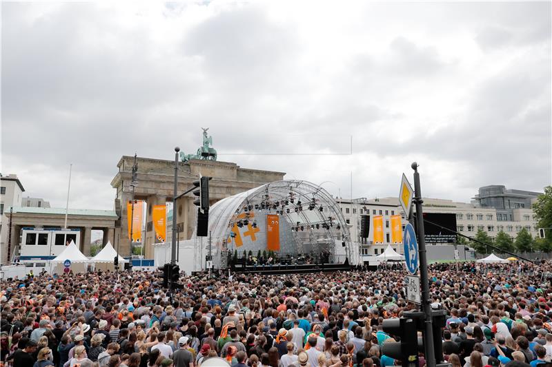 GERMANY BELIEF PROTESTANT CHURCH DAY