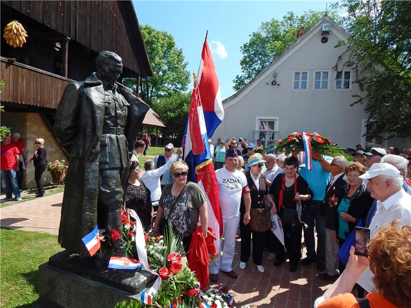 Over 6,000 gather to celebrate Tito's birthday