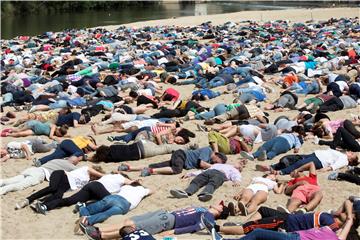 SPAIN THEATER PROTEST REFUGEES