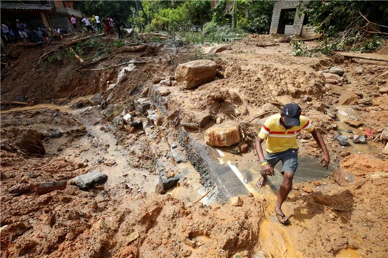 Poplave u Šri Lanki: 126 mrtvih, 500.000 raseljenih 