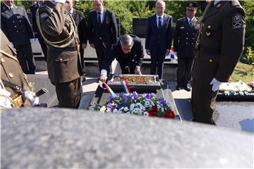 Na Dan Oružanih snaga RH državno izaslanstvo položilo vijence na Mirogoju 