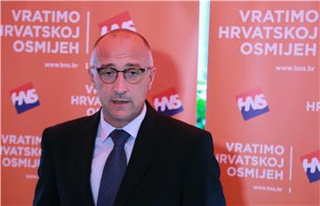 HNS: Vlada je Hrastu i udruzi U ime obitelji odobrila eutanaziju reforme obrazovanja