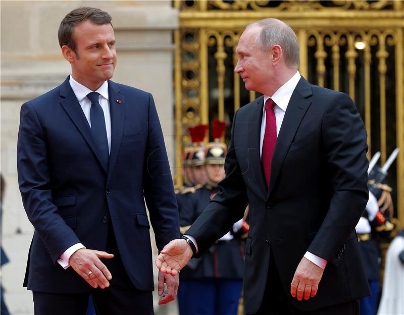 Macron s Putinom razgovarao o sukobima u Siriji i Ukrajini