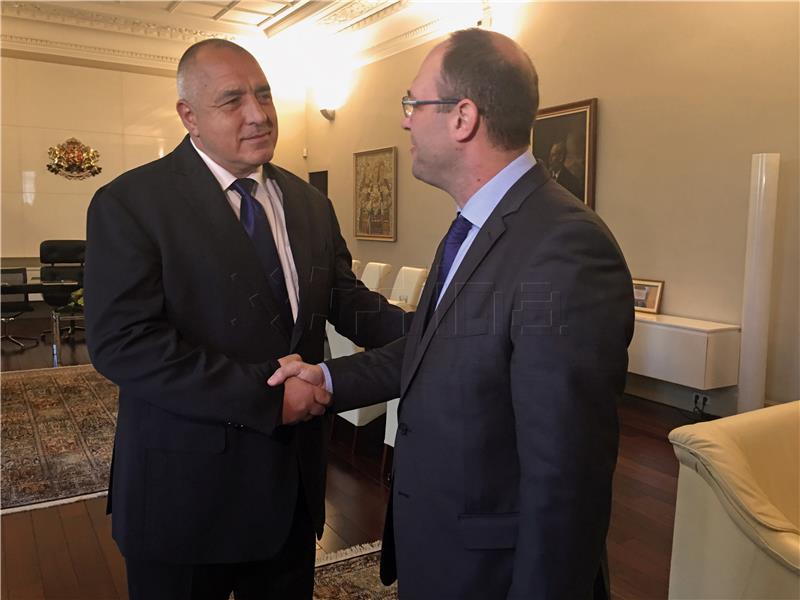 Borisov says Bulgaria, Croatia aware of problems, processes in S-E Europe