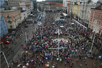 Prosvjedna akcija "Čekajući tramvaj zvan obrazovna reforma"