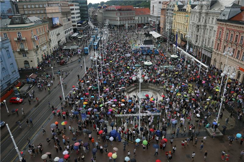 Education reform protesters rally in central Zagreb square