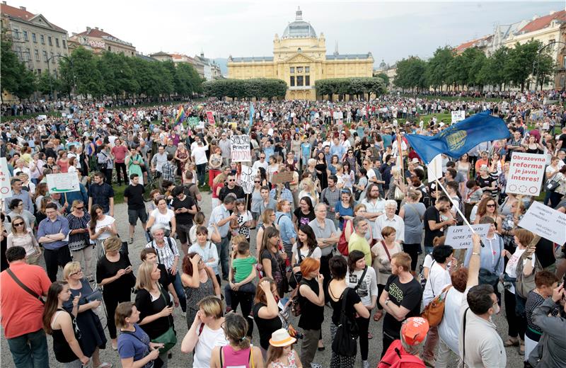 20,000 rally in Zagreb for education reform, demand dismissal of leading education officials