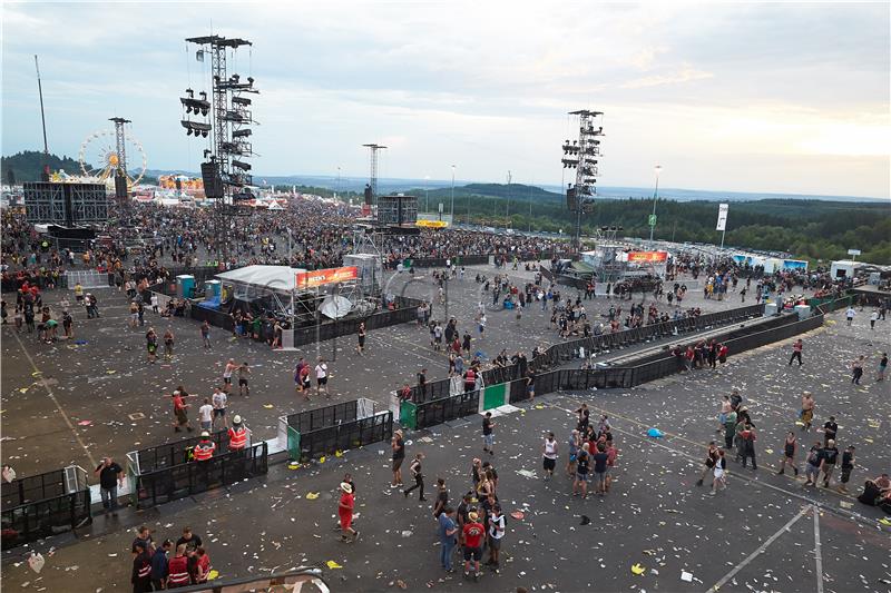 Policija prekinula njemački rock festival zbog terorističke prijetnje