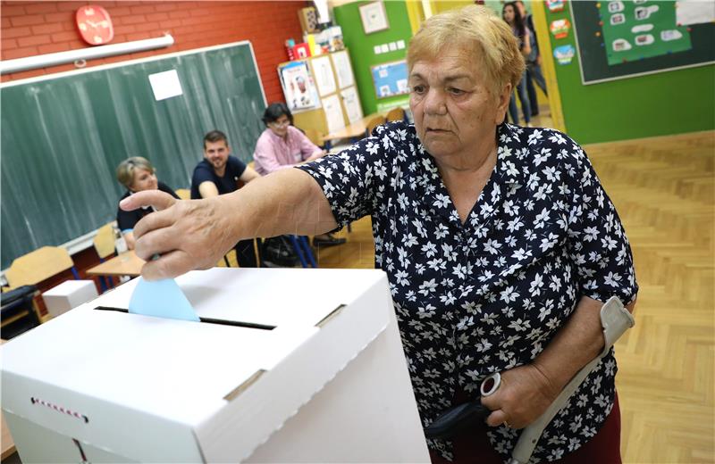 Građani glasaju u drugom krugu lokalnih izbora