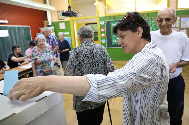 Građani glasaju u drugom krugu lokalnih izbora