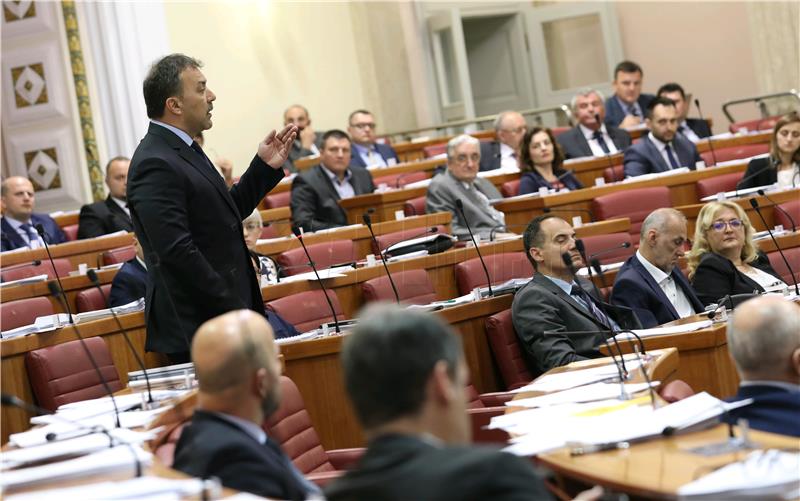 Opposition harshly criticises HDZ-HNS coalition